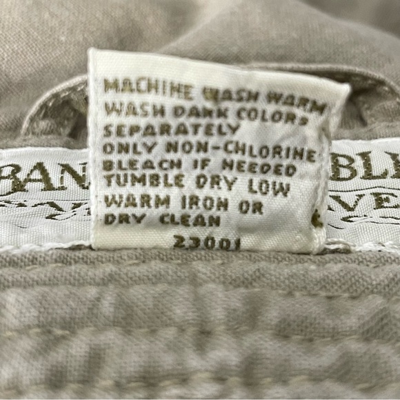 SOLD‼️ BANANA REPUBLIC Safari Cargo Vest - Picture 8 of 8